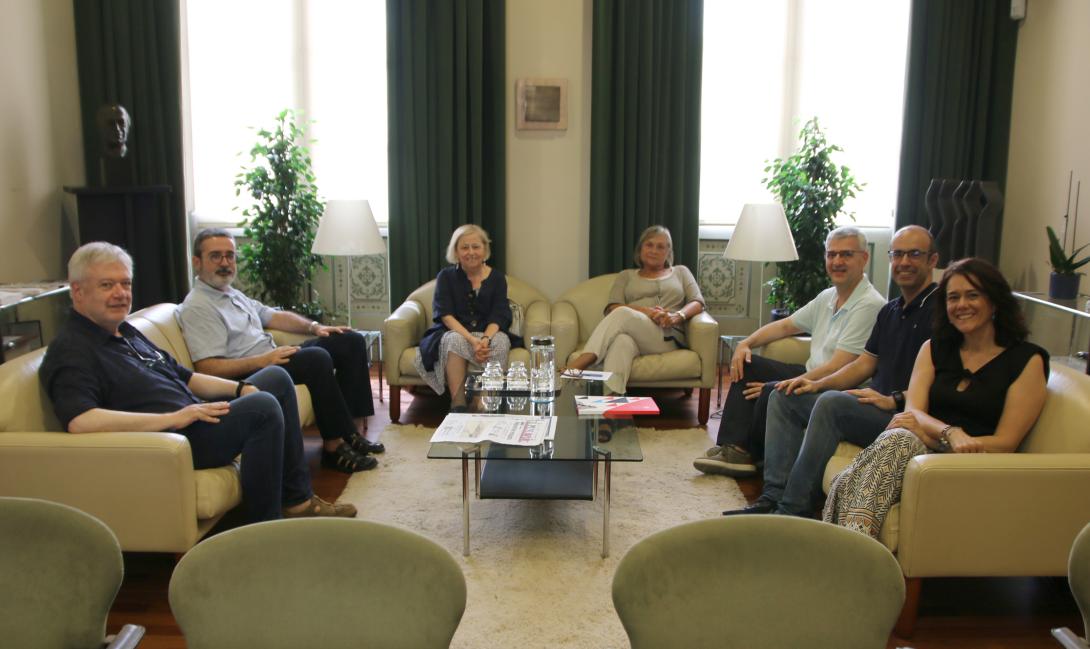 La presidenta del IEC recibe a la delegación de la Academia