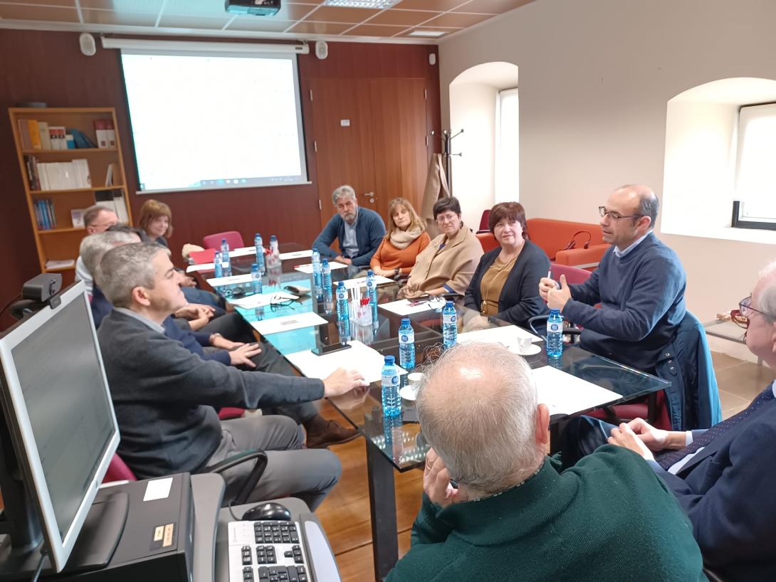 Momento de la reunión entre la AVL y la AAL