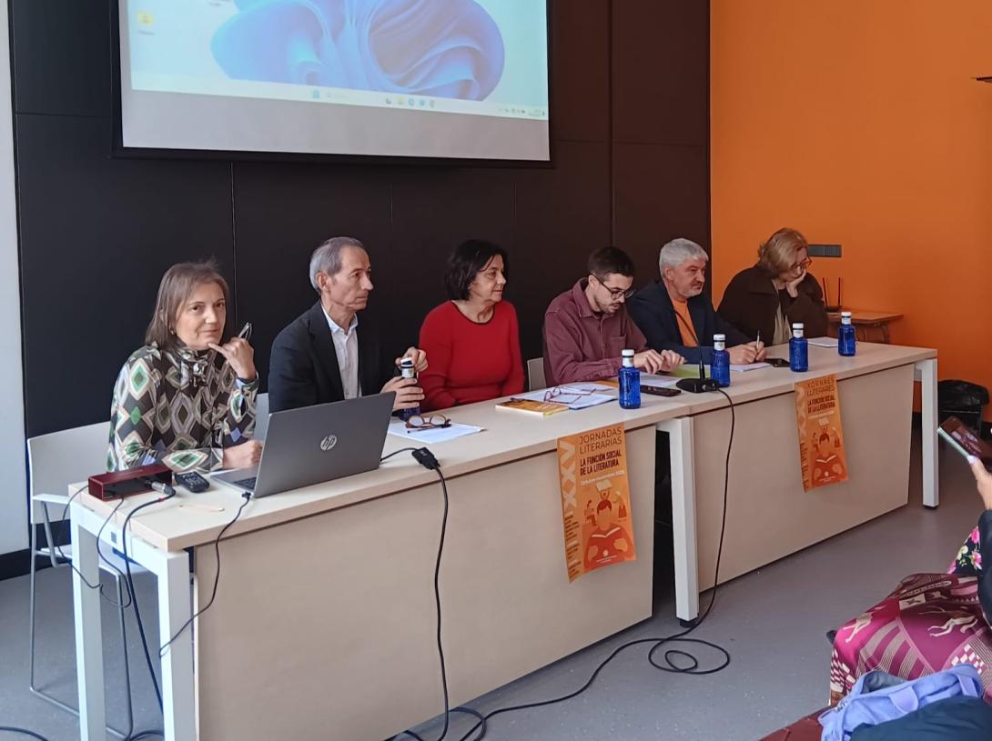 María Pilar Benítez en as XXV Chornadas Literarias.